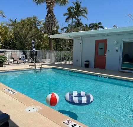 Sunshine Island Inn - Adults Only Санибел Экстерьер фото